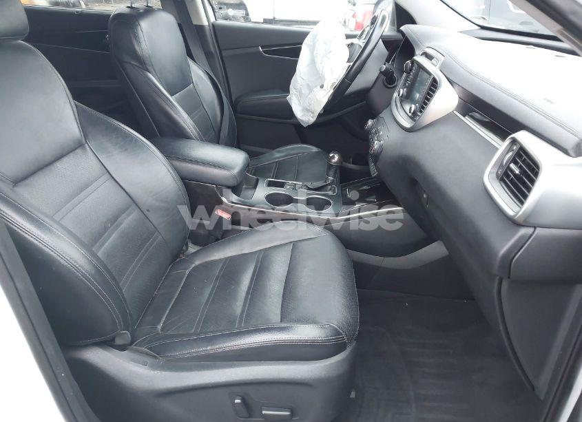 Photo 5 of 2017 Kia Sorento 3.3L EX (VIN 5XYPH4A57HG203255)