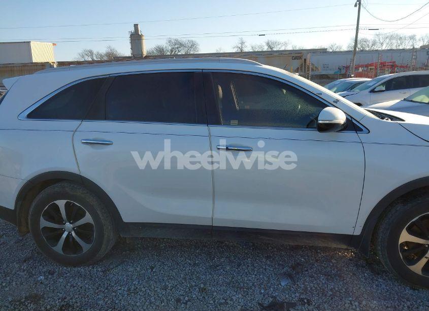 Photo 13 of 2017 Kia Sorento 3.3L EX (VIN 5XYPH4A57HG231895)
