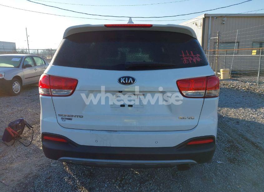 Photo 16 of 2017 Kia Sorento 3.3L EX (VIN 5XYPH4A57HG231895)
