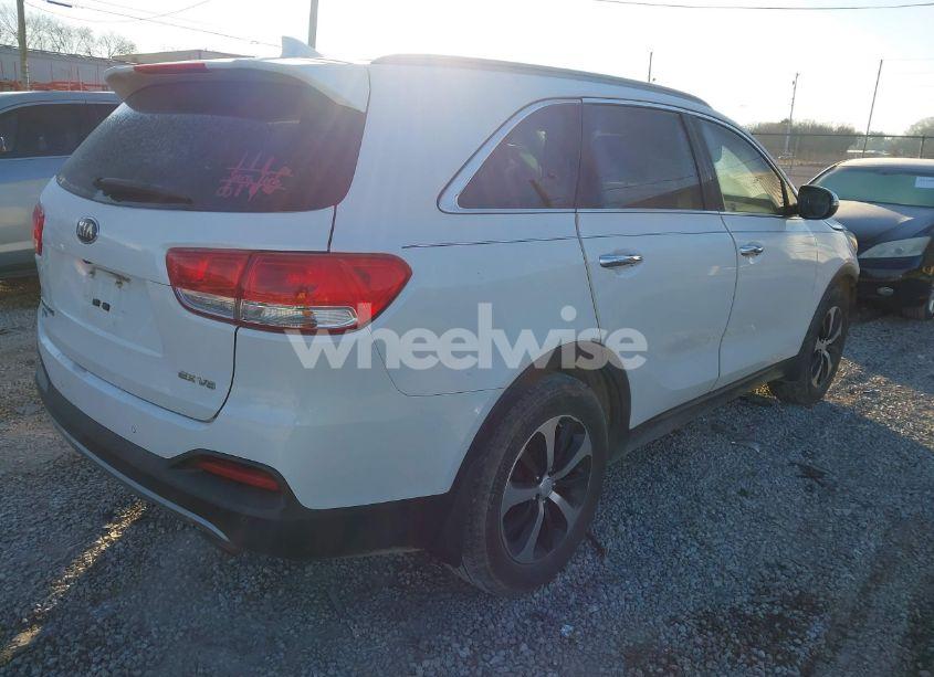 Photo 4 of 2017 Kia Sorento 3.3L EX (VIN 5XYPH4A57HG231895)