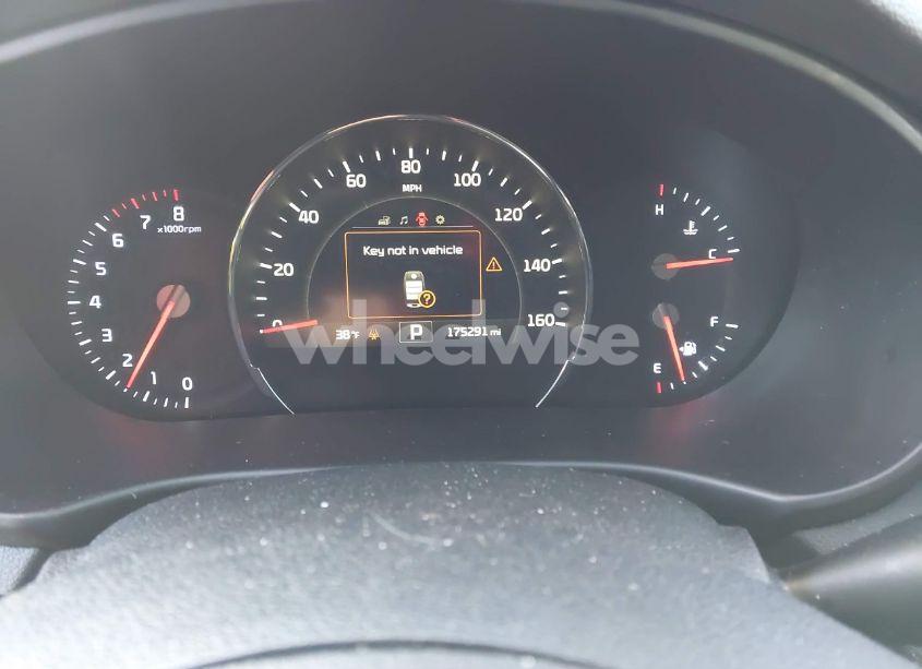 Photo 7 of 2017 Kia Sorento 3.3L EX (VIN 5XYPH4A57HG231895)