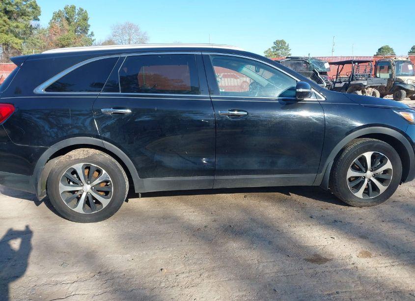 Photo 13 of 2017 Kia Sorento 3.3L EX (VIN 5XYPH4A57HG277131)