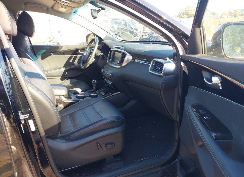 Photo 5 of 2017 Kia Sorento 3.3L EX (VIN 5XYPH4A57HG277131)