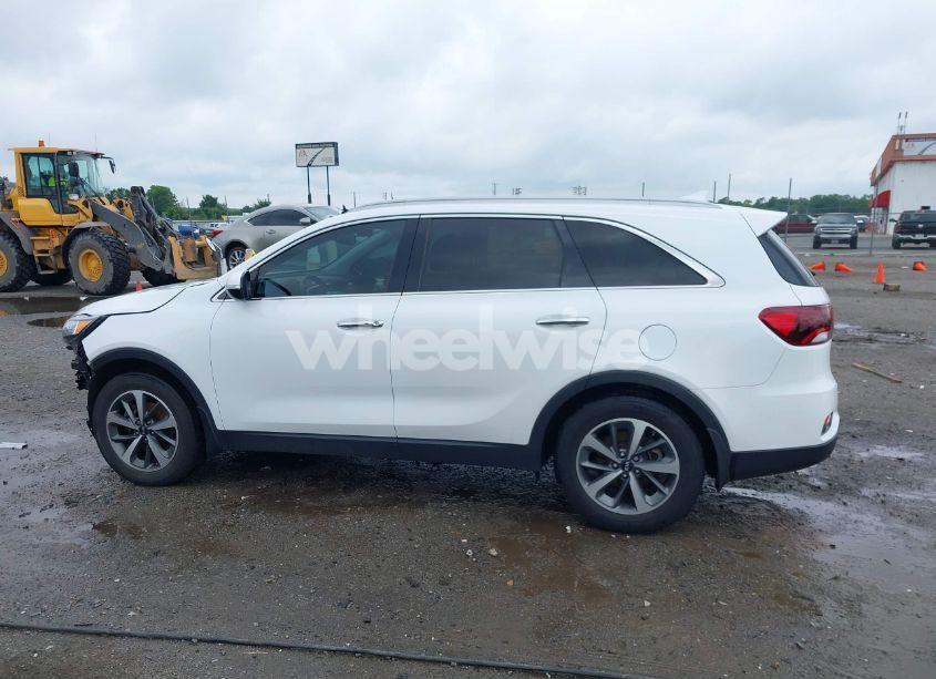Photo 14 of 2019 Kia Sorento 3.3L EX (VIN 5XYPH4A57KG502493)