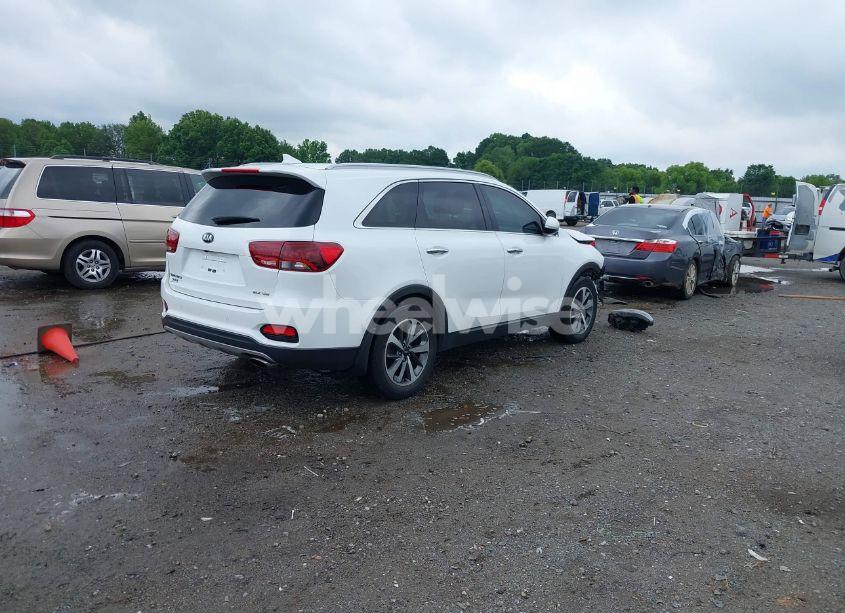 Photo 4 of 2019 Kia Sorento 3.3L EX (VIN 5XYPH4A57KG502493)