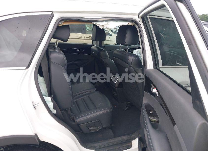 Photo 8 of 2019 Kia Sorento 3.3L EX (VIN 5XYPH4A57KG502493)