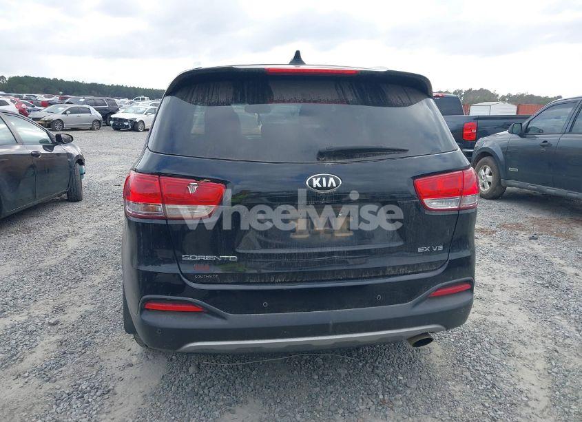 Photo 16 of 2018 Kia Sorento 3.3L EX (VIN 5XYPH4A58JG365627)