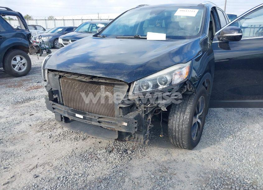 Photo 6 of 2018 Kia Sorento 3.3L EX (VIN 5XYPH4A58JG365627)