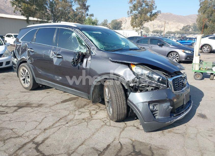 2019 Kia Sorento 3.3L EX (VIN 5XYPH4A58KG541318) main photo