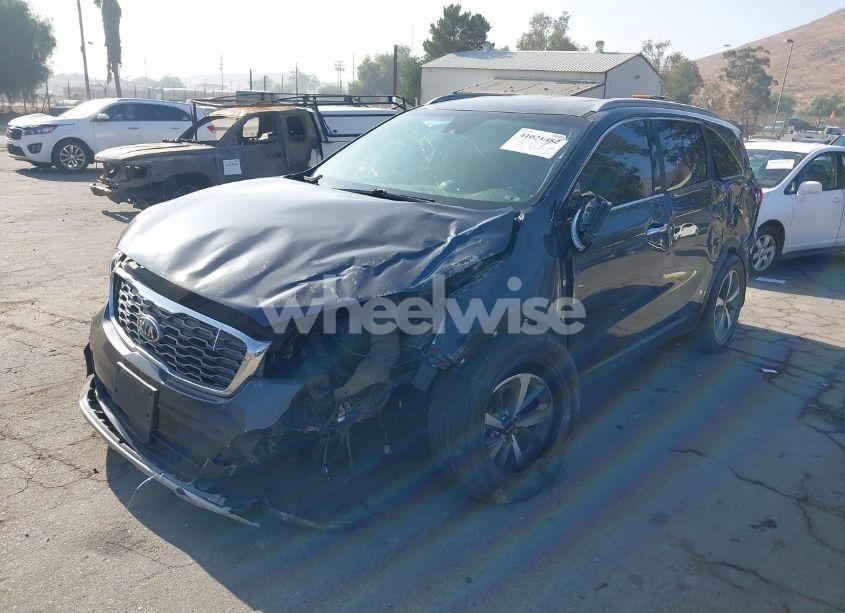 Photo 2 of 2019 Kia Sorento 3.3L EX (VIN 5XYPH4A58KG541318)