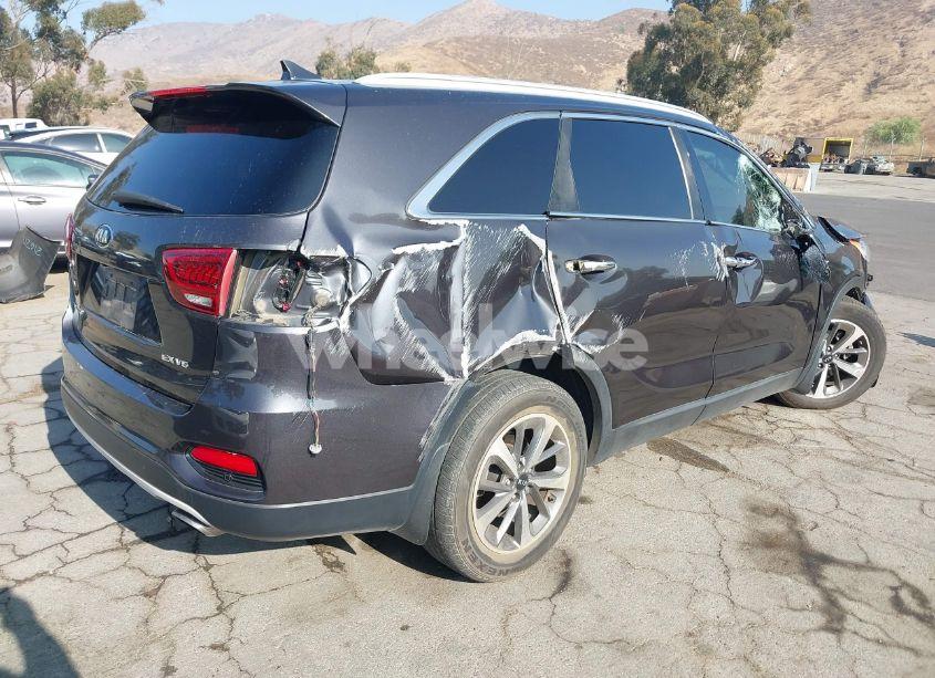 Photo 4 of 2019 Kia Sorento 3.3L EX (VIN 5XYPH4A58KG541318)
