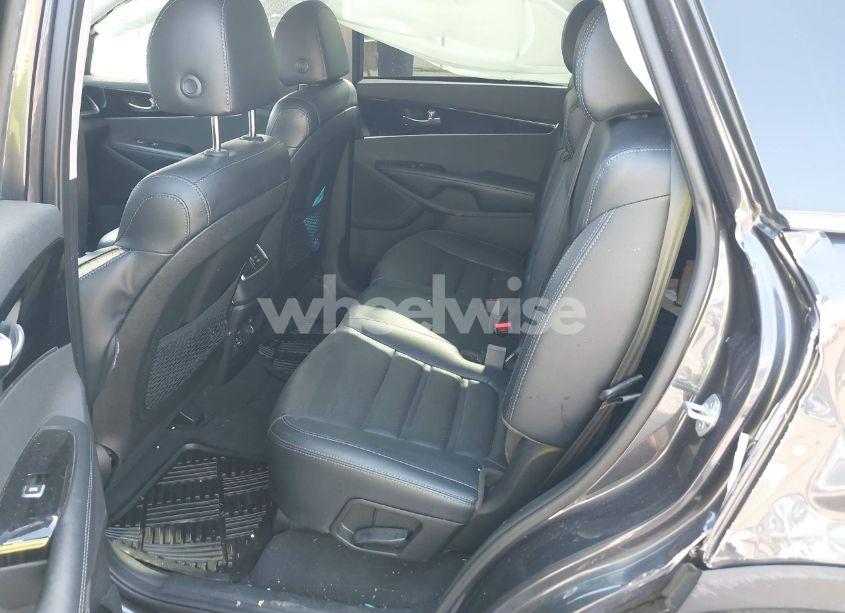 Photo 8 of 2019 Kia Sorento 3.3L EX (VIN 5XYPH4A58KG541318)