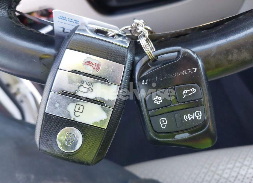 Photo 11 of 2016 Kia Sorento 3.3L EX (VIN 5XYPH4A59GG105262)