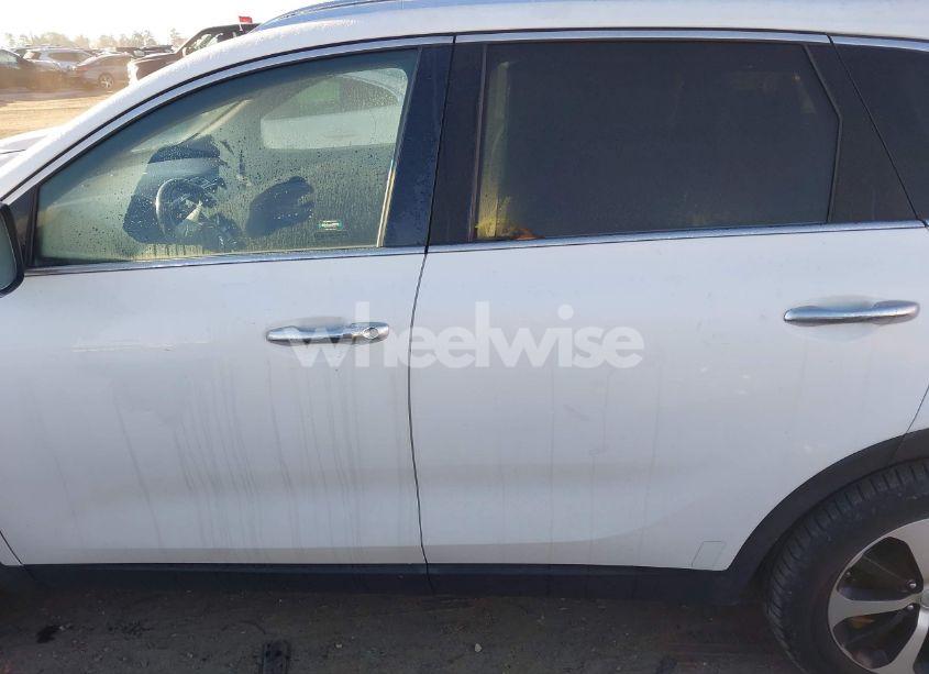 Photo 14 of 2016 Kia Sorento 3.3L EX (VIN 5XYPH4A59GG105262)