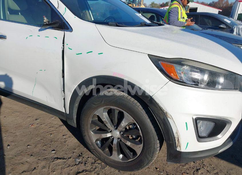Photo 20 of 2016 Kia Sorento 3.3L EX (VIN 5XYPH4A59GG105262)