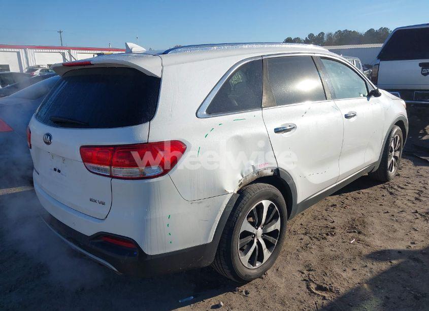 Photo 4 of 2016 Kia Sorento 3.3L EX (VIN 5XYPH4A59GG105262)