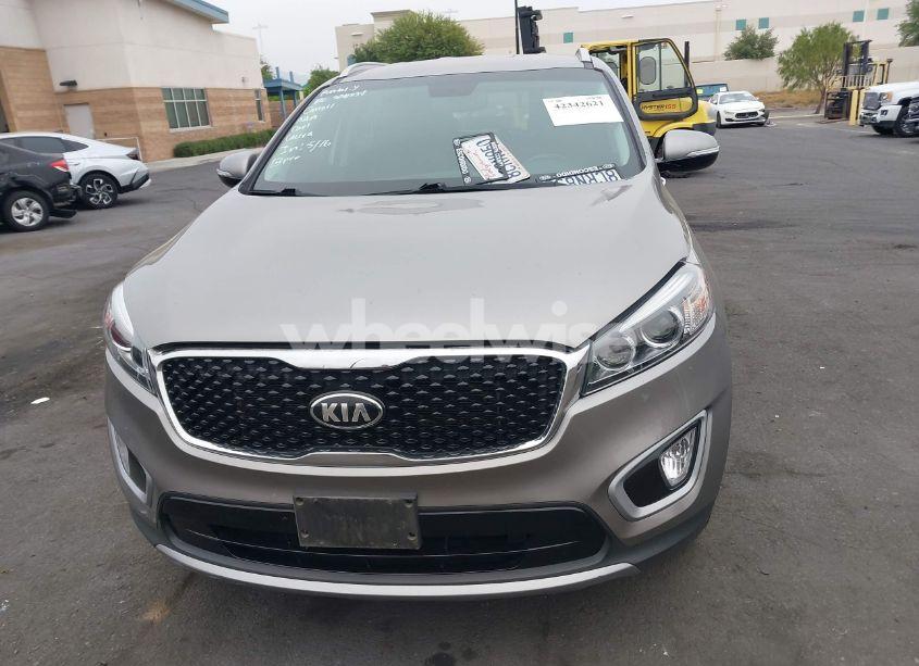 Photo 13 of 2018 Kia Sorento 3.3L EX (VIN 5XYPH4A59JG394960)