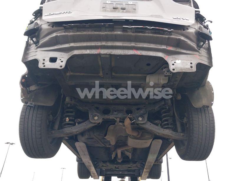 Photo 18 of 2018 Kia Sorento 3.3L EX (VIN 5XYPH4A59JG394960)