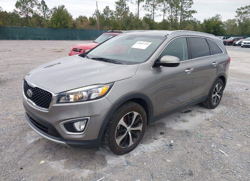 Photo 2 of 2018 Kia Sorento 3.3L EX (VIN 5XYPH4A59JG420358)