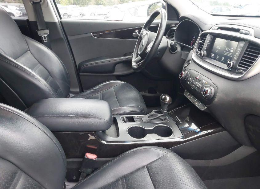 Photo 5 of 2018 Kia Sorento 3.3L EX (VIN 5XYPH4A59JG420358)