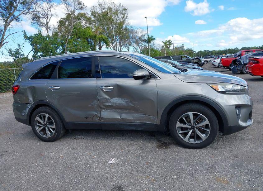 Photo 13 of 2019 Kia Sorento 3.3L EX (VIN 5XYPH4A59KG512703)