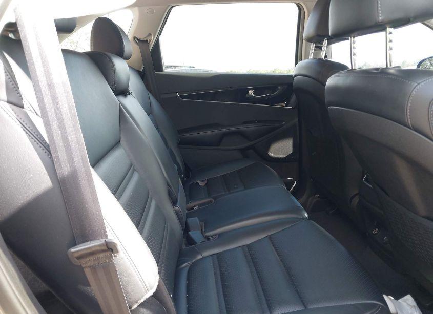 Photo 8 of 2019 Kia Sorento 3.3L EX (VIN 5XYPH4A59KG512703)