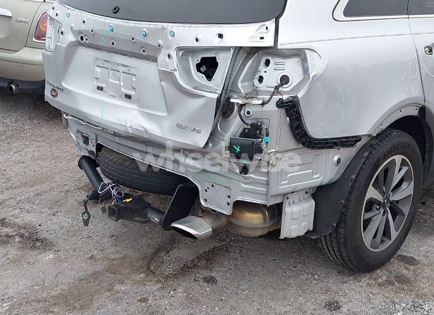 Photo 18 of 2019 Kia Sorento 3.3L EX (VIN 5XYPH4A59KG535351)