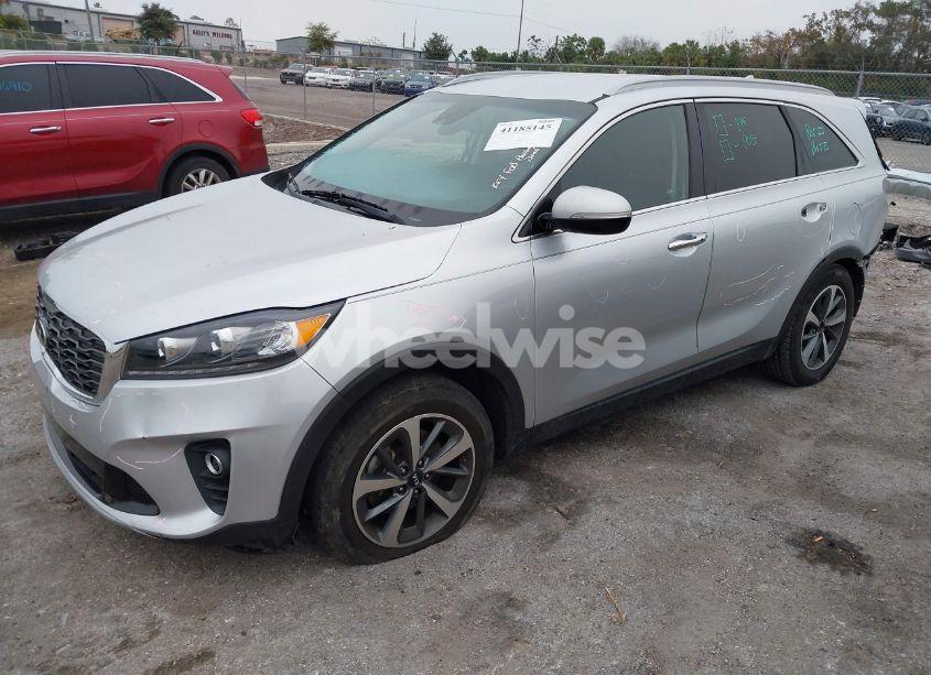 Photo 2 of 2019 Kia Sorento 3.3L EX (VIN 5XYPH4A59KG535351)