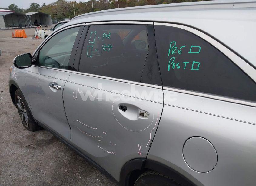 Photo 20 of 2019 Kia Sorento 3.3L EX (VIN 5XYPH4A59KG535351)
