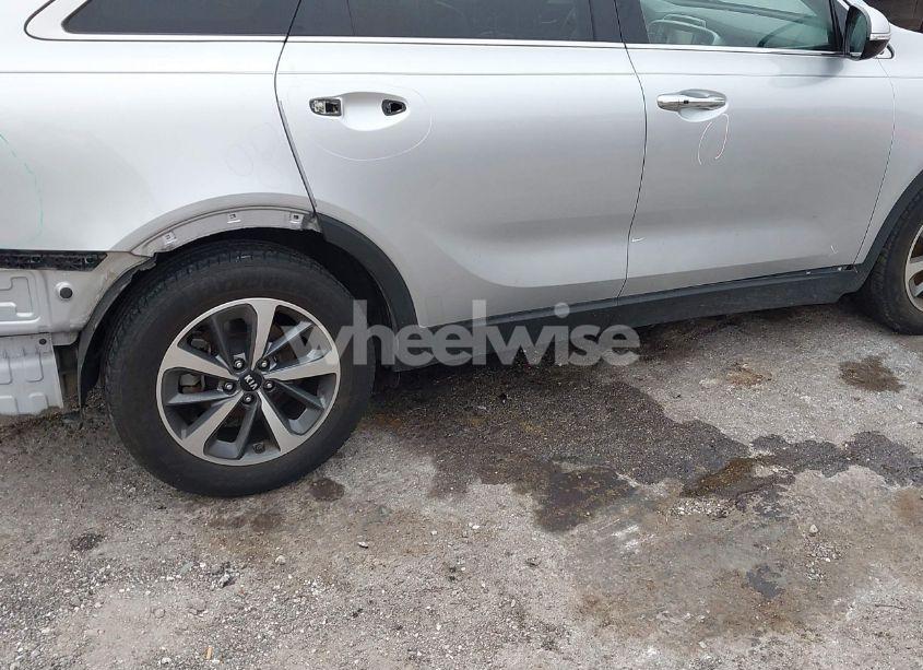 Photo 22 of 2019 Kia Sorento 3.3L EX (VIN 5XYPH4A59KG535351)