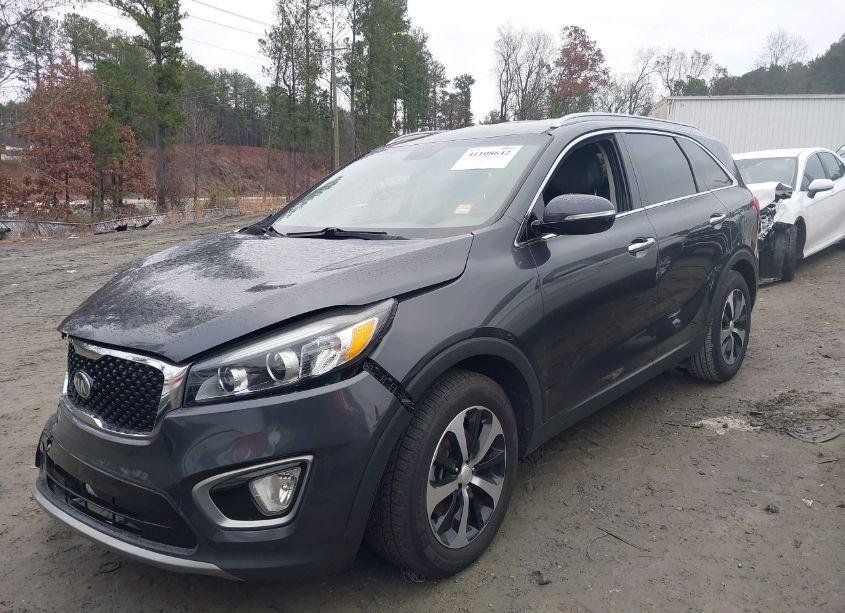 Photo 2 of 2016 Kia Sorento 3.3L EX (VIN 5XYPH4A5XGG089539)