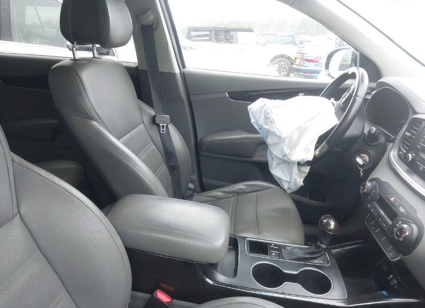 Photo 5 of 2016 Kia Sorento 3.3L EX (VIN 5XYPH4A5XGG089539)