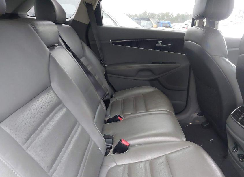 Photo 8 of 2016 Kia Sorento 3.3L EX (VIN 5XYPH4A5XGG089539)