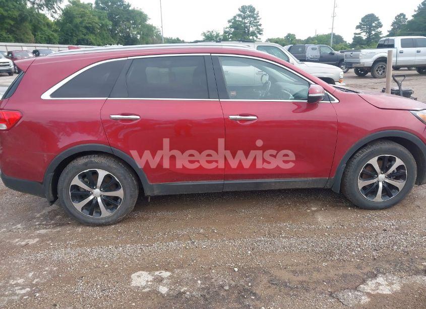 Photo 13 of 2016 Kia Sorento 3.3L EX (VIN 5XYPH4A5XGG100944)