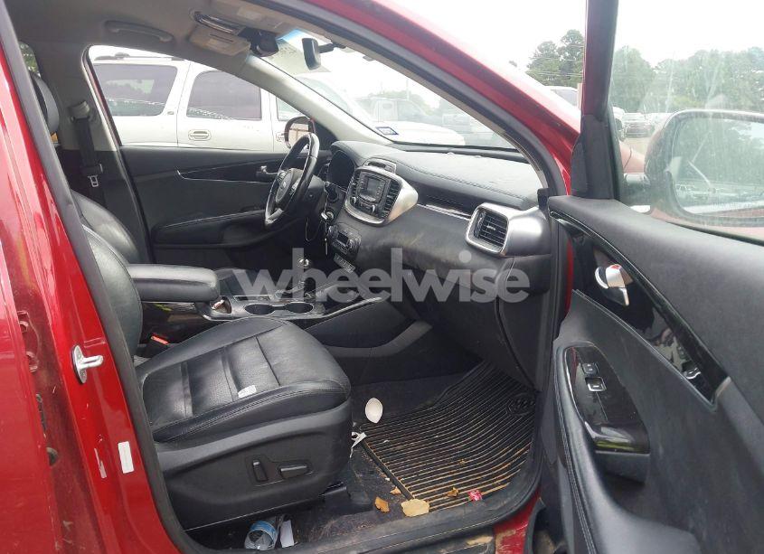 Photo 5 of 2016 Kia Sorento 3.3L EX (VIN 5XYPH4A5XGG100944)