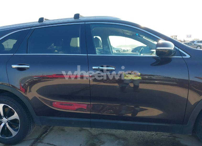 Photo 13 of 2018 Kia Sorento 3.3L EX (VIN 5XYPH4A5XJG353687)
