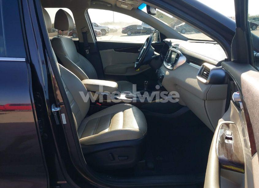 Photo 5 of 2018 Kia Sorento 3.3L EX (VIN 5XYPH4A5XJG353687)