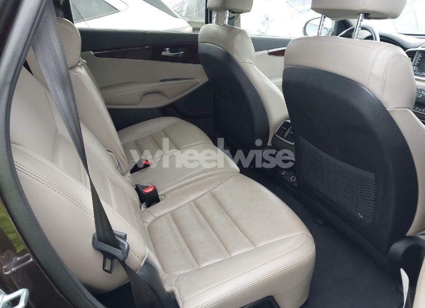 Photo 8 of 2018 Kia Sorento 3.3L EX (VIN 5XYPH4A5XJG353687)