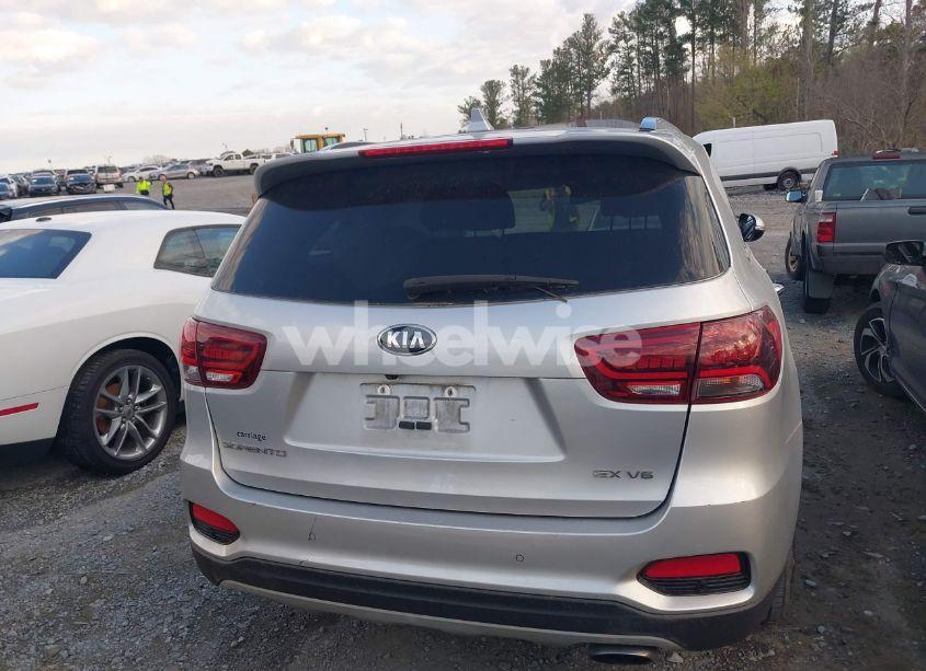 Photo 15 of 2019 Kia Sorento 3.3L EX (VIN 5XYPH4A5XKG474169)