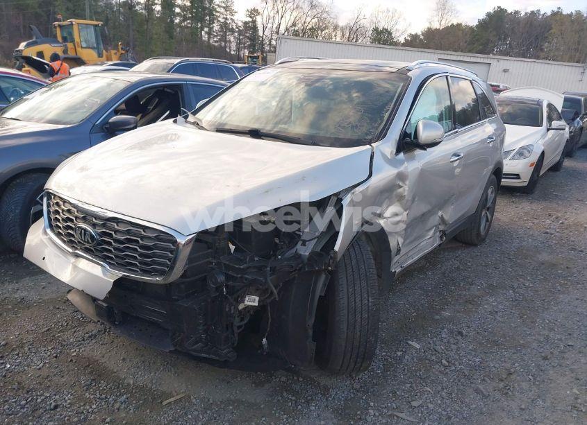 Photo 2 of 2019 Kia Sorento 3.3L EX (VIN 5XYPH4A5XKG474169)