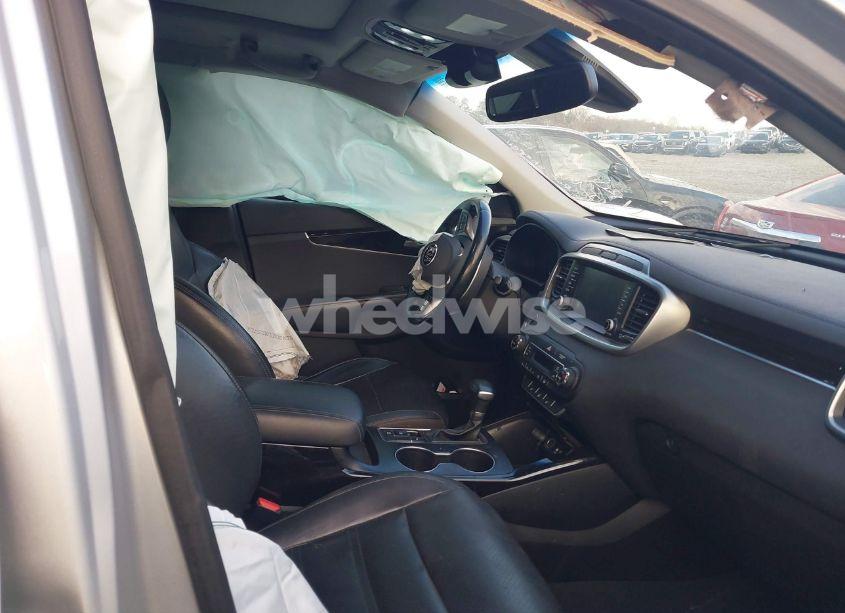 Photo 5 of 2019 Kia Sorento 3.3L EX (VIN 5XYPH4A5XKG474169)