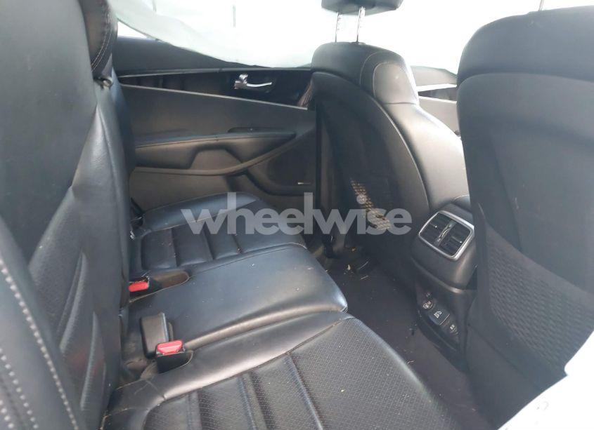 Photo 8 of 2019 Kia Sorento 3.3L EX (VIN 5XYPH4A5XKG474169)