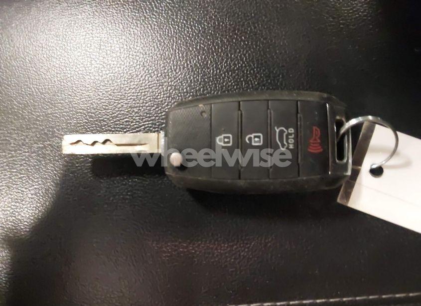 Photo 11 of 2016 Kia Sorento 2.0T EX (VIN 5XYPHDA11GG010465)