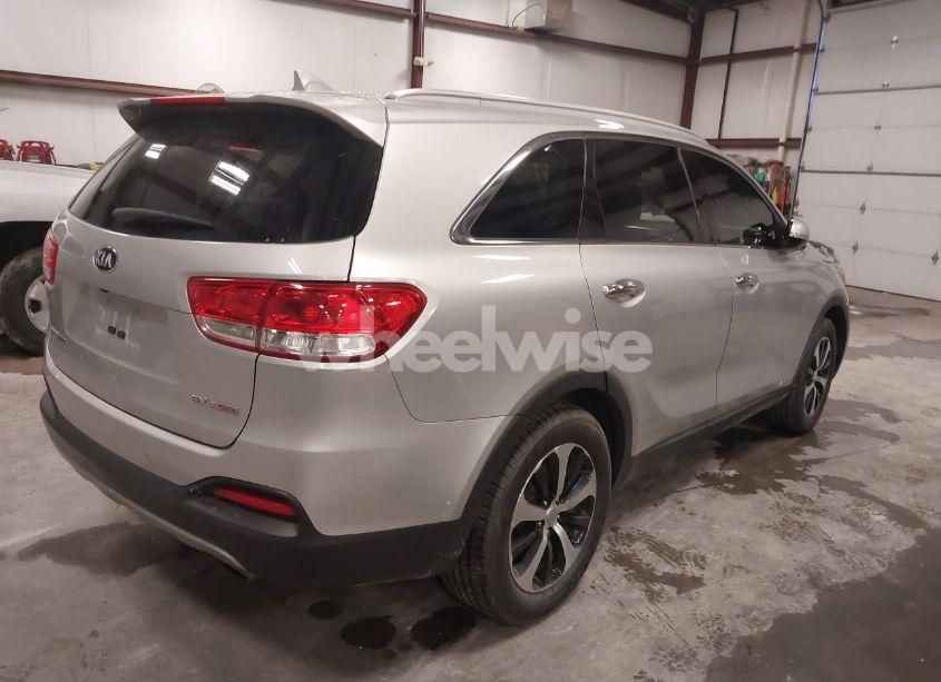 Photo 4 of 2016 Kia Sorento 2.0T EX (VIN 5XYPHDA11GG010465)
