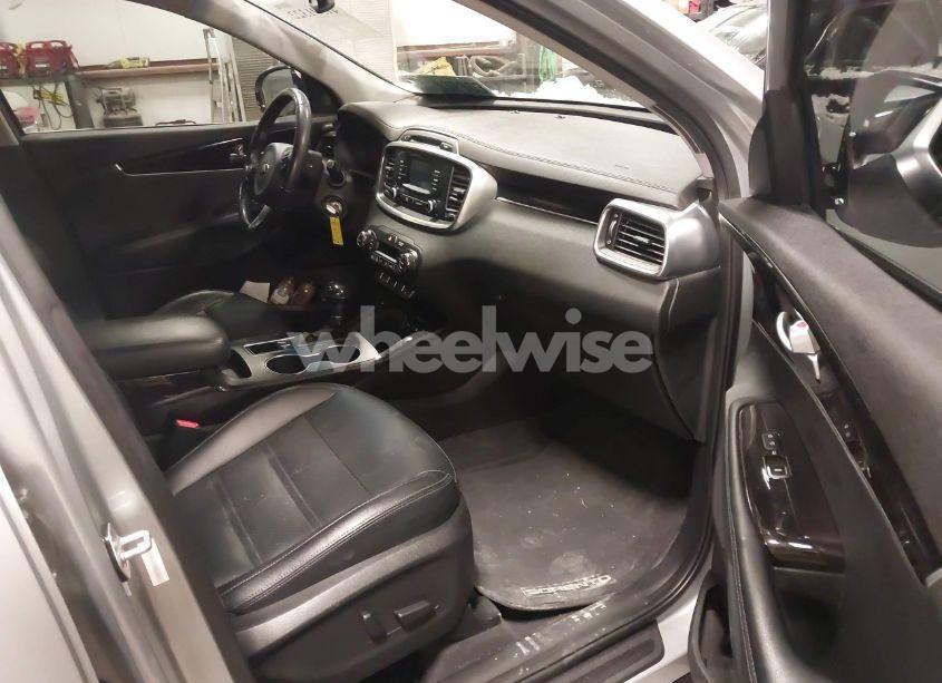 Photo 5 of 2016 Kia Sorento 2.0T EX (VIN 5XYPHDA11GG010465)