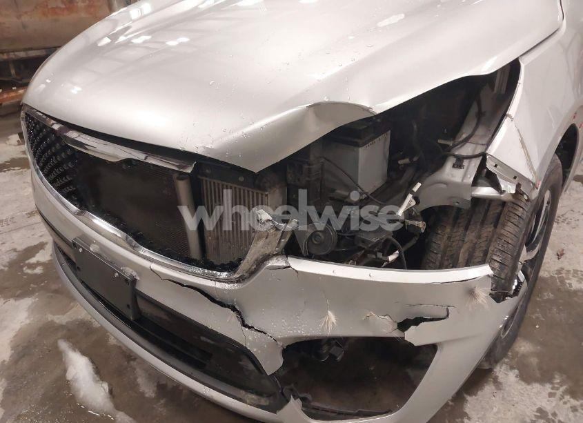 Photo 6 of 2016 Kia Sorento 2.0T EX (VIN 5XYPHDA11GG010465)