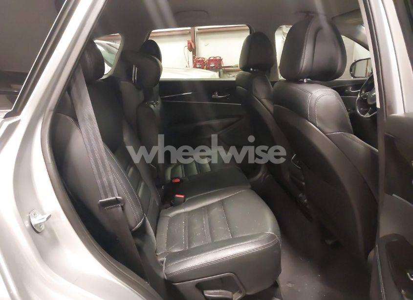 Photo 8 of 2016 Kia Sorento 2.0T EX (VIN 5XYPHDA11GG010465)