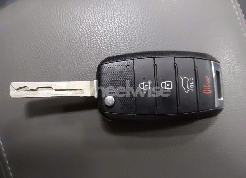 Photo 11 of 2016 Kia Sorento 2.0T EX (VIN 5XYPHDA17GG022717)