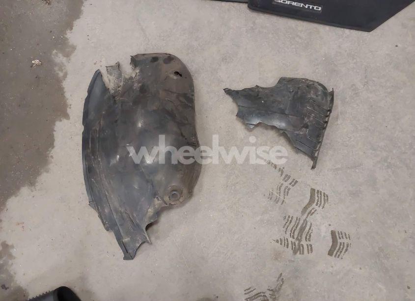 Photo 12 of 2016 Kia Sorento 2.0T EX (VIN 5XYPHDA17GG022717)