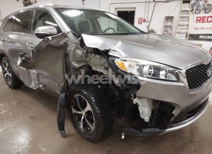 Photo 6 of 2016 Kia Sorento 2.0T EX (VIN 5XYPHDA17GG022717)